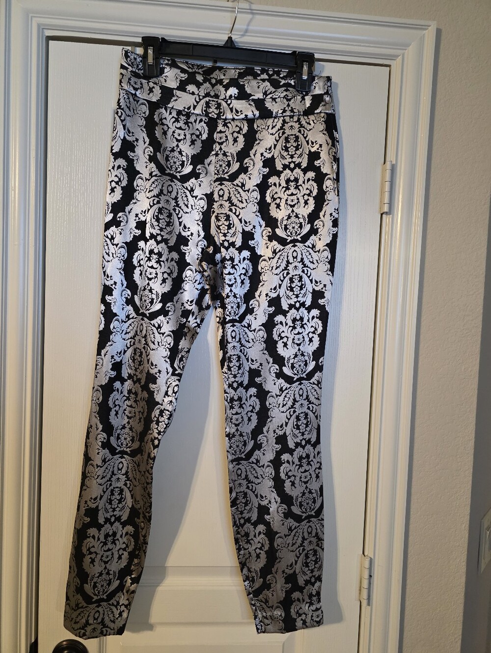 Black and White Damask Straight-Leg Pants